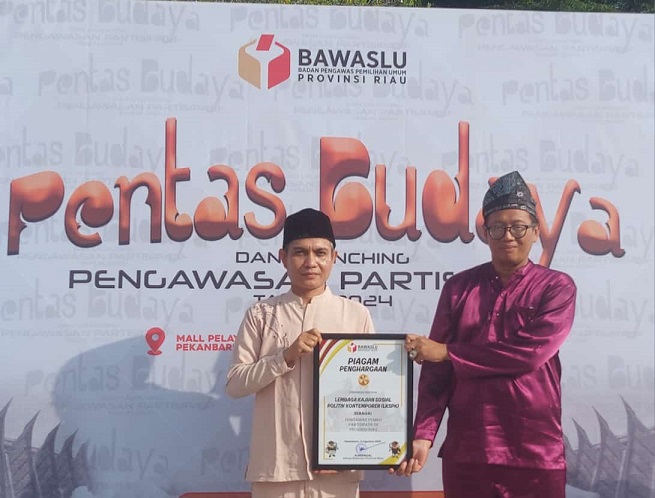 LKSPK Riau Raih Penghargaan sebagai Pengawas Pemilu Partisipatif di Provinsi Riau